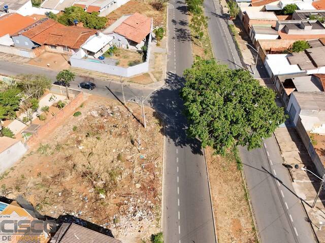 Terreno Comercial para Venda em Goiânia - 3