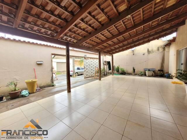 Casa para Venda em Goiânia - 3